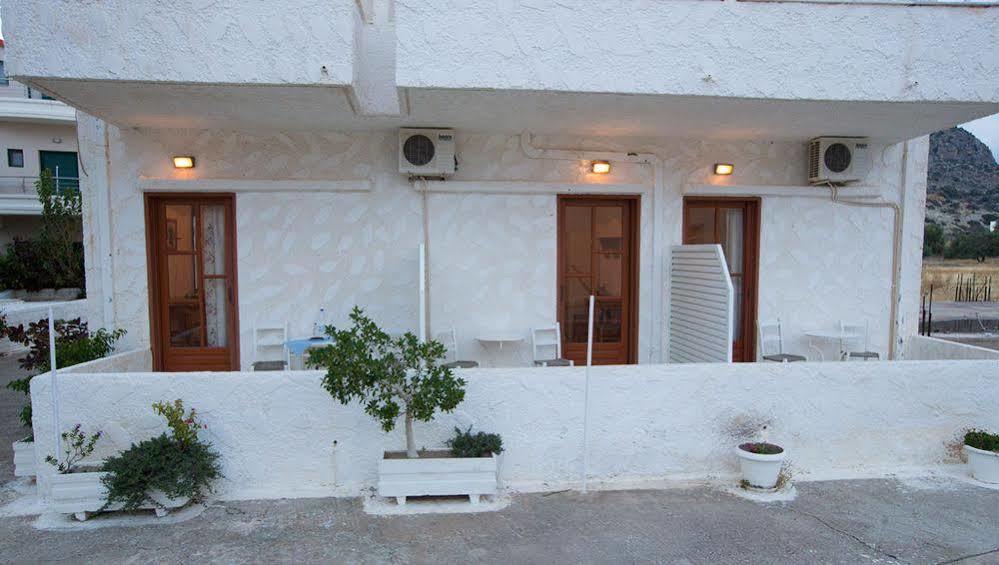 Filoxenia Apartments 2 Palaiochora Exterior photo