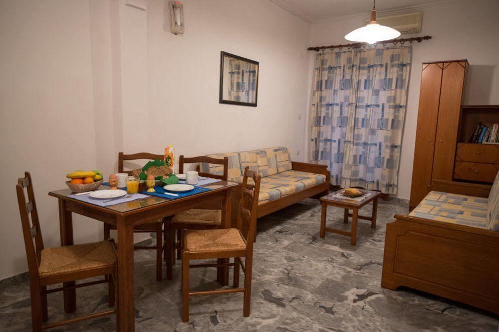 Filoxenia Apartments 2 Palaiochora Exterior photo